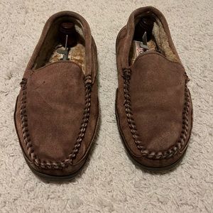 Minnetonka Men’s Lined Slippers